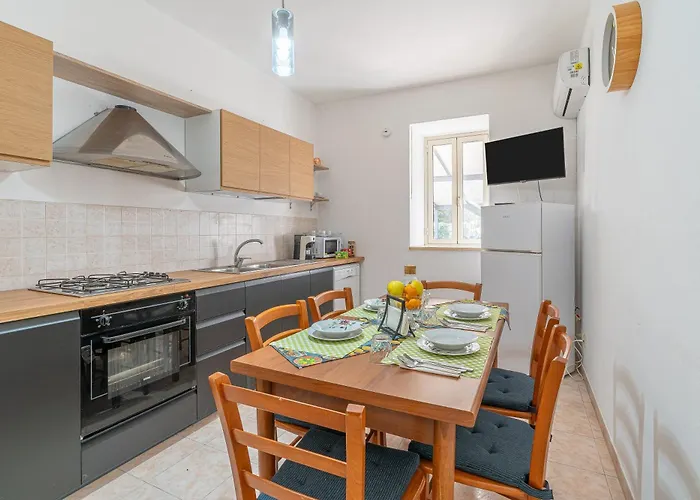 Vila Gardenia Fronte Mare